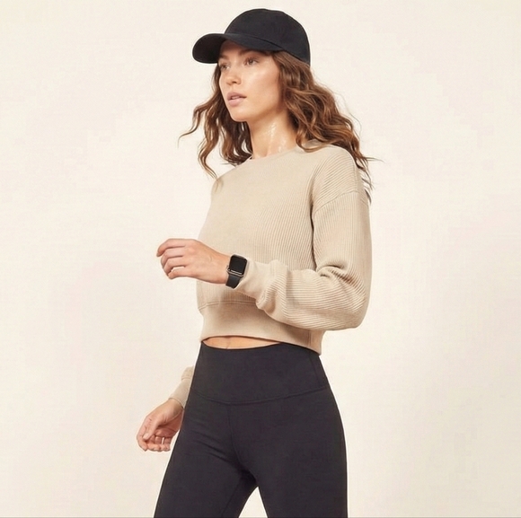 TNA Tops - Tna (Aritzia) Women’s Cream Cozy Fleece Mega Crew Cropped Sweatshirt Size Small